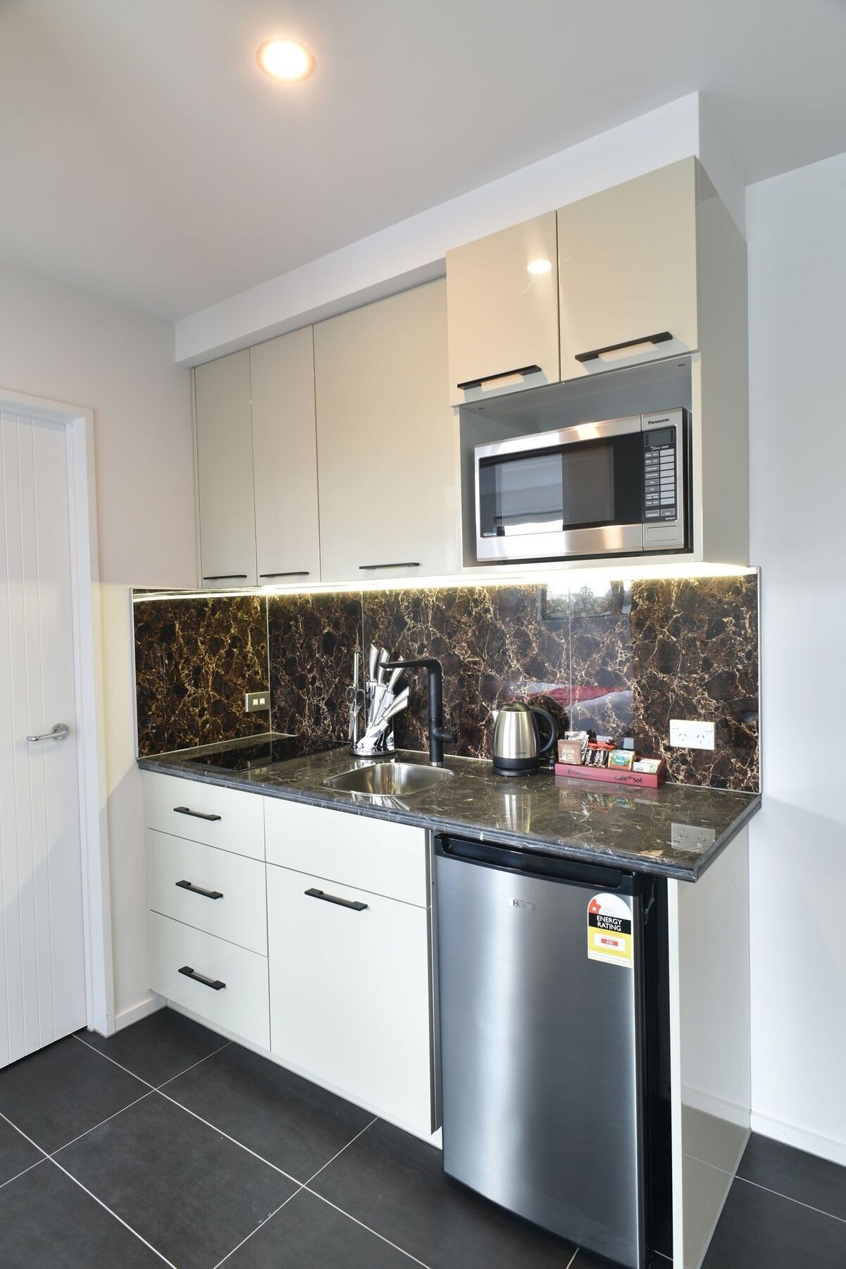 Bealey Plaza Motel Christchurch Eksteriør billede A modern kitchen